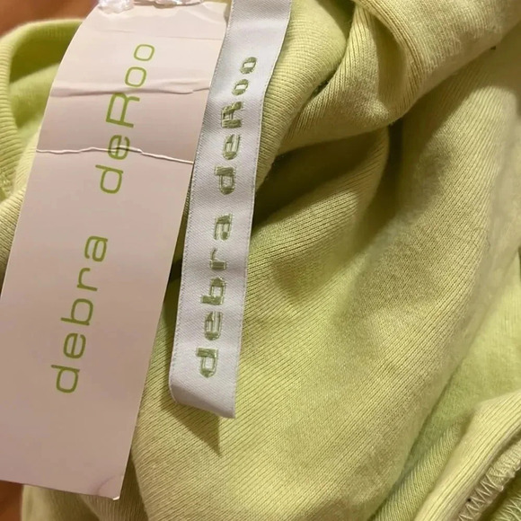 Debra deRoo top  - Picture 5 of 5